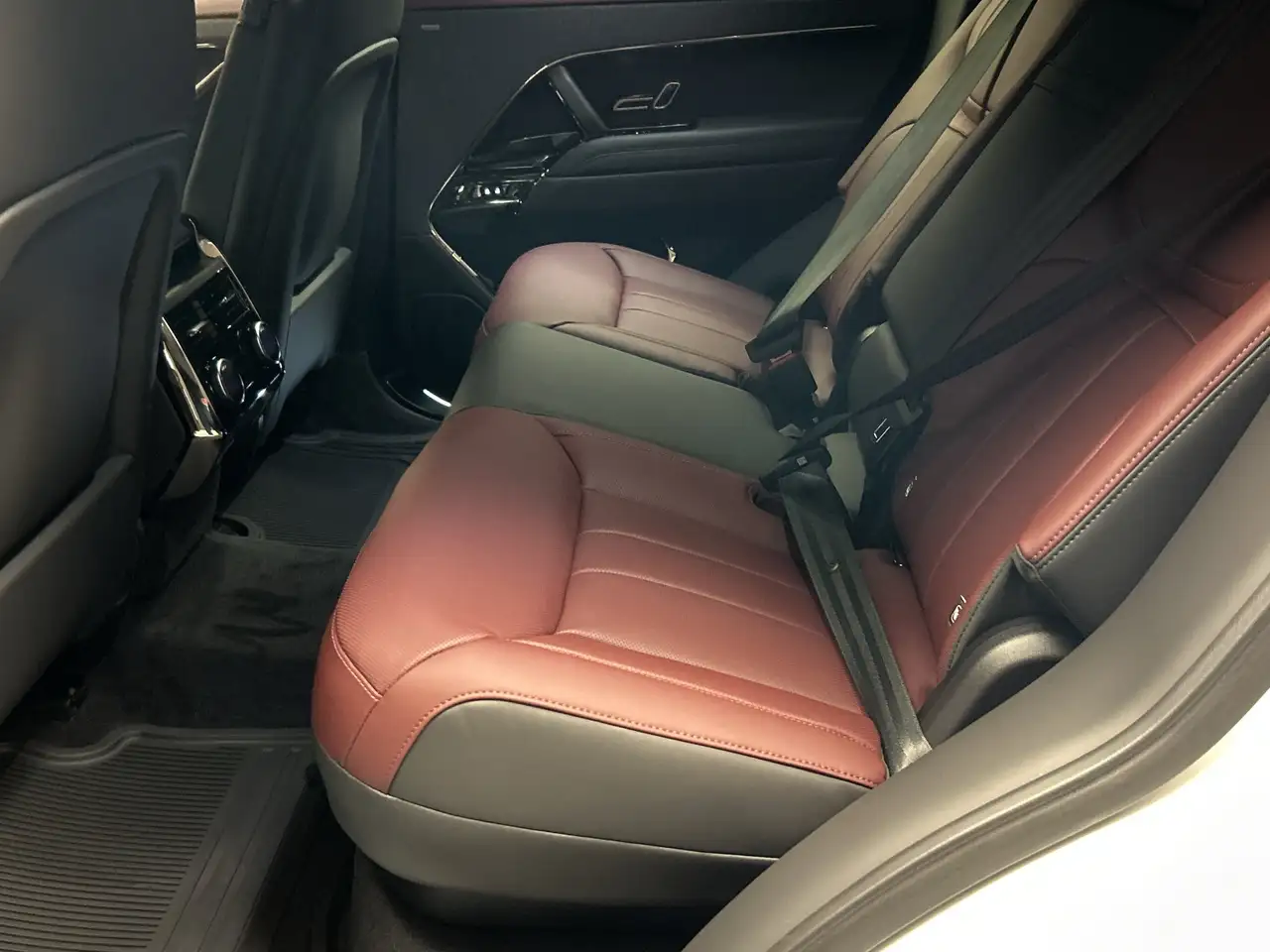 Land Rover Range Rover Sport снимка Land Rover Range Rover Sport