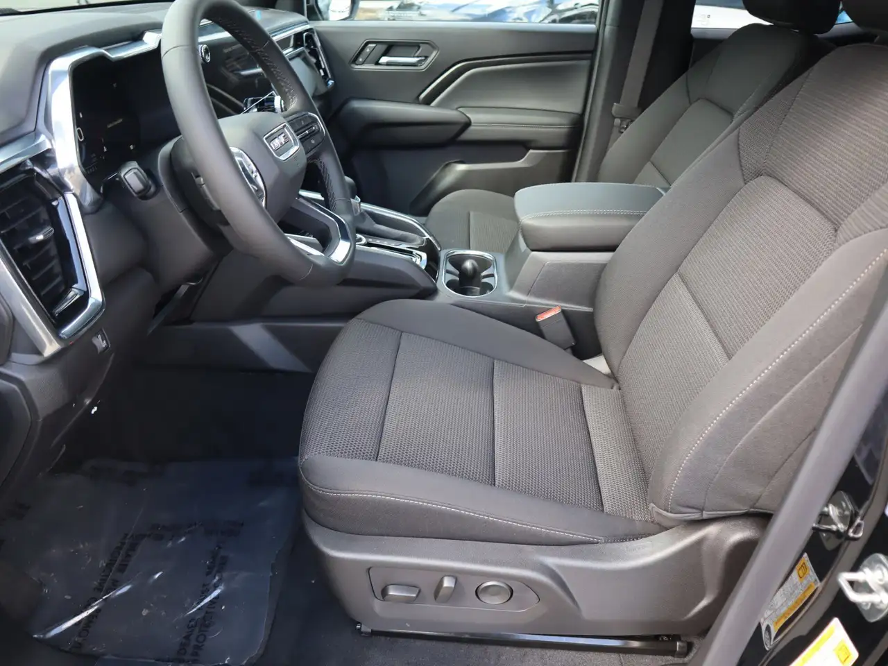 GMC Canyon photo GMC Canyon