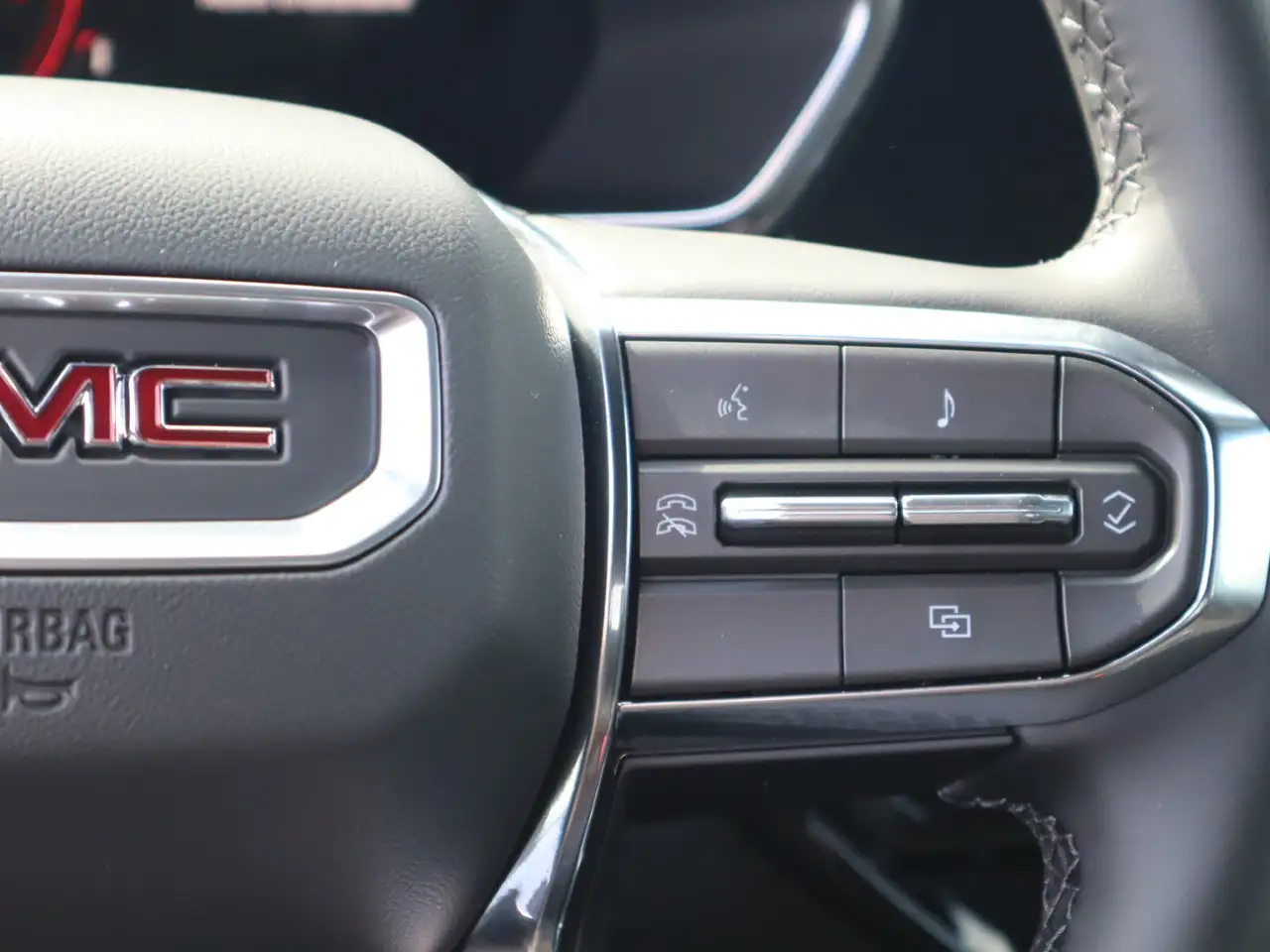 GMC Canyon photo GMC Canyon