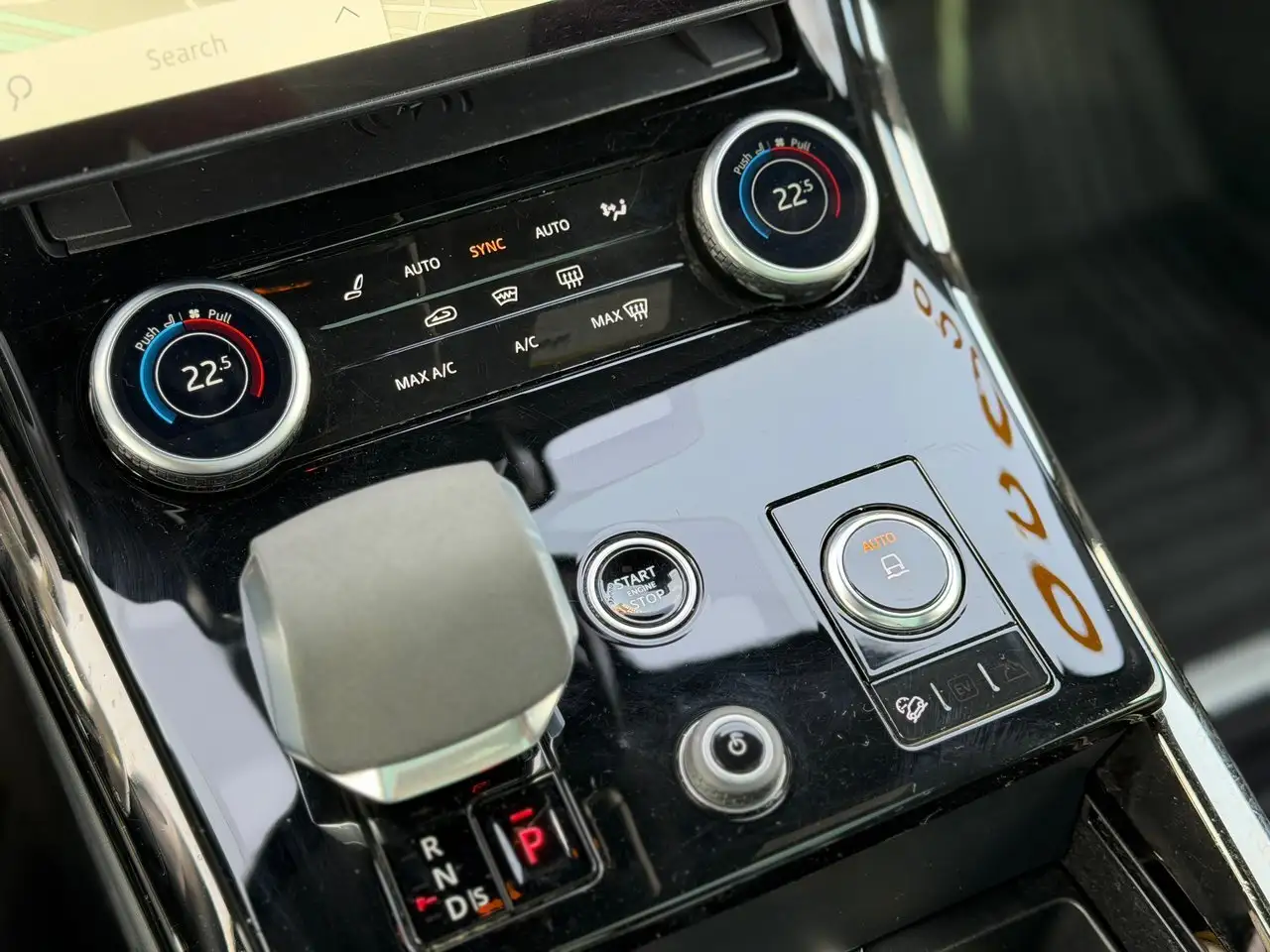 Land Rover Range Rover Sport photo Land Rover Range Rover Sport