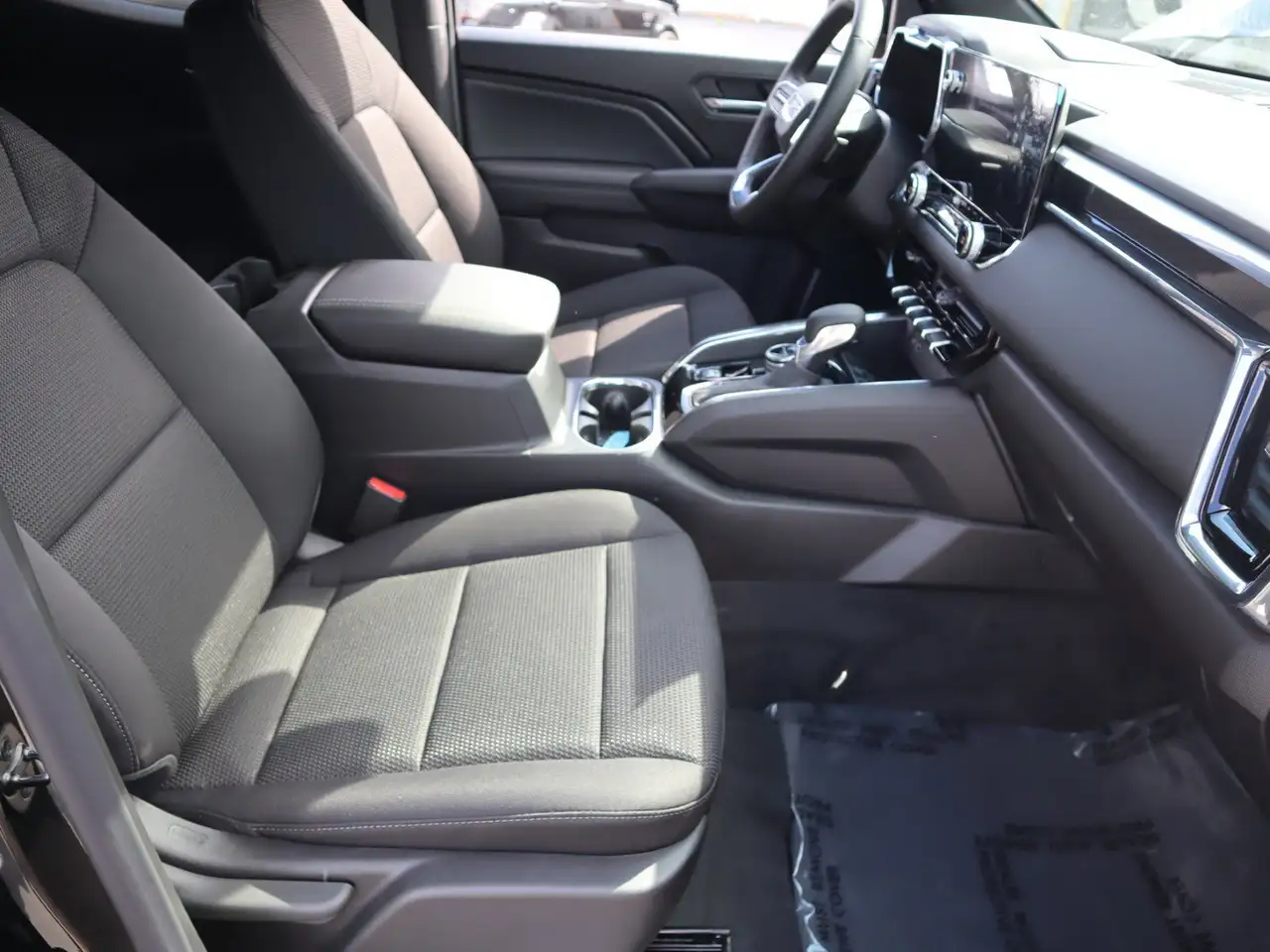 GMC Canyon photo GMC Canyon