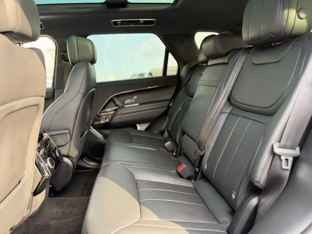 Land Rover Range Rover Sport photo Land Rover Range Rover Sport