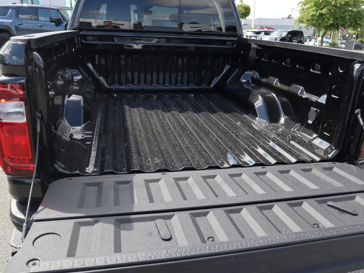 GMC Canyon photo GMC Canyon