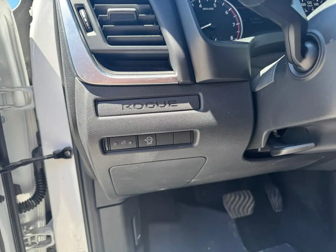 Nissan Rogue photo Nissan Rogue