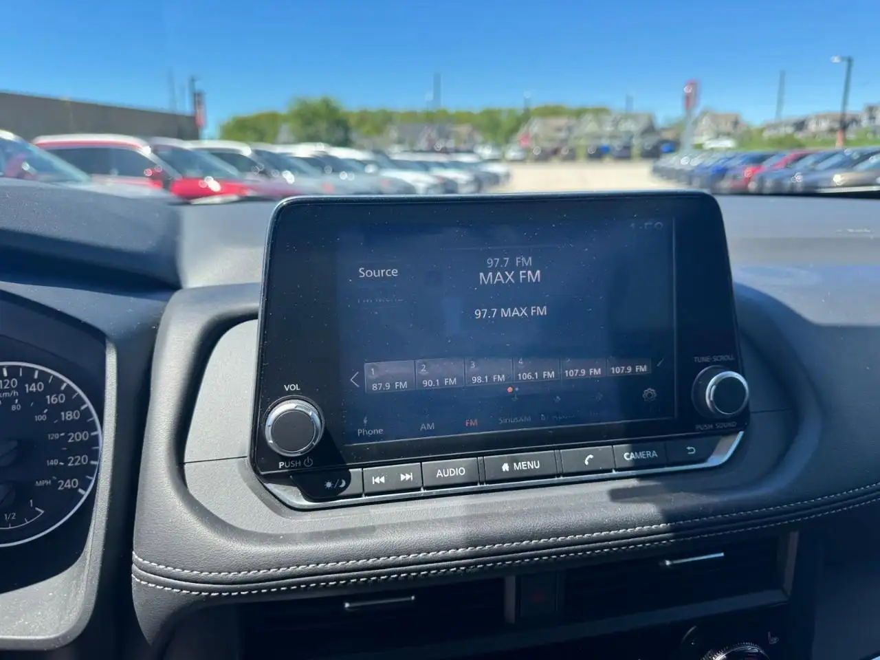 Nissan Rogue photo Nissan Rogue