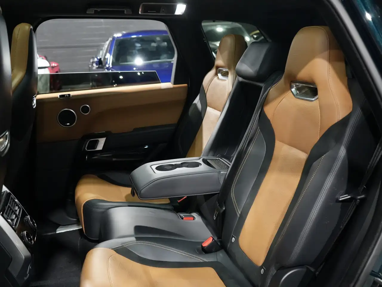 Land Rover Range Rover Sport снимка Land Rover Range Rover Sport