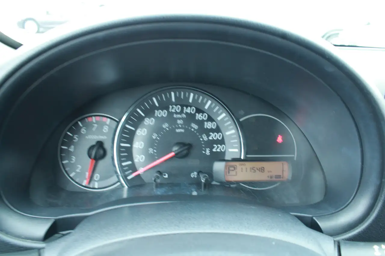 Nissan Micra снимка Nissan Micra