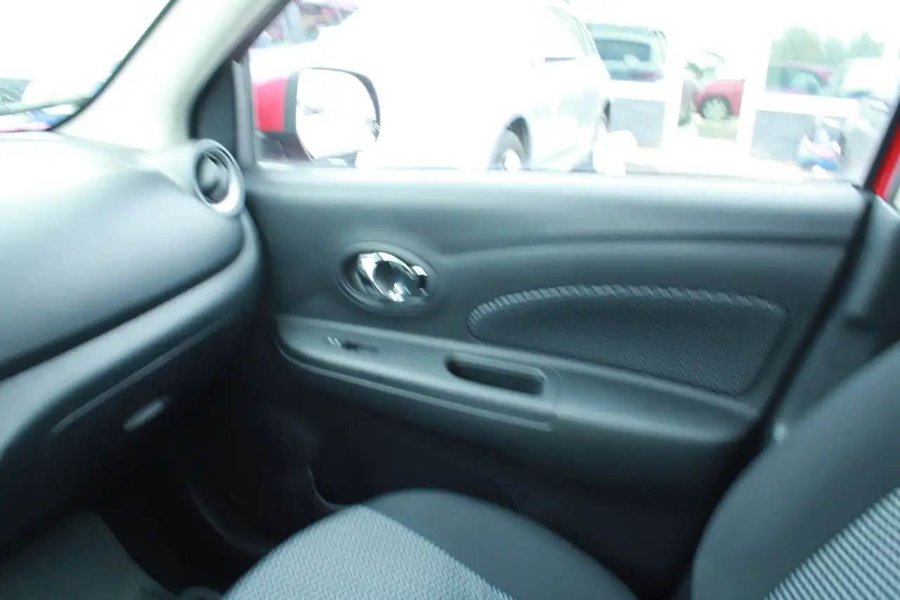 Nissan Micra снимка Nissan Micra