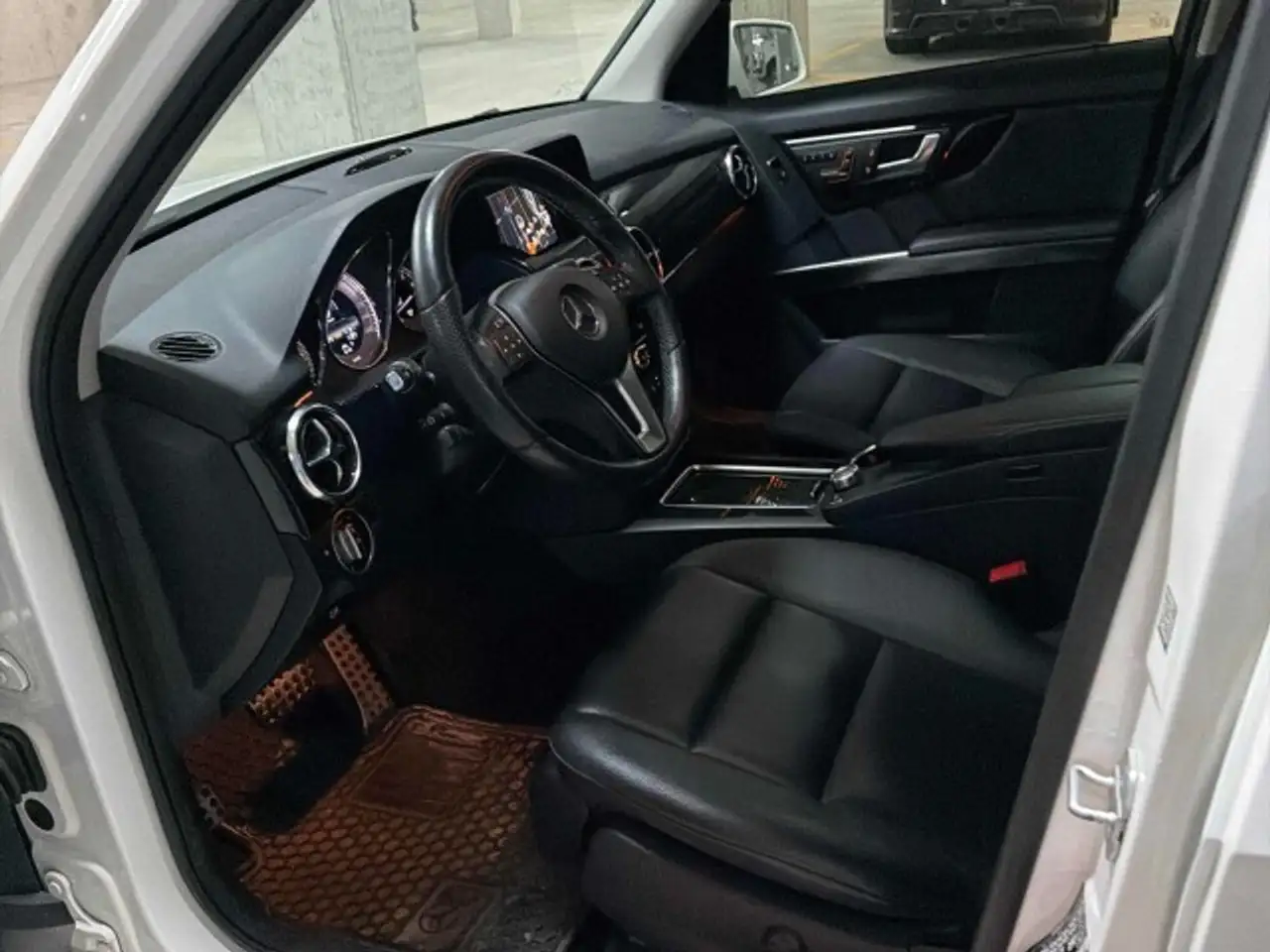 Mercedes-Benz GLK-Class снимка Mercedes-Benz GLK-Class