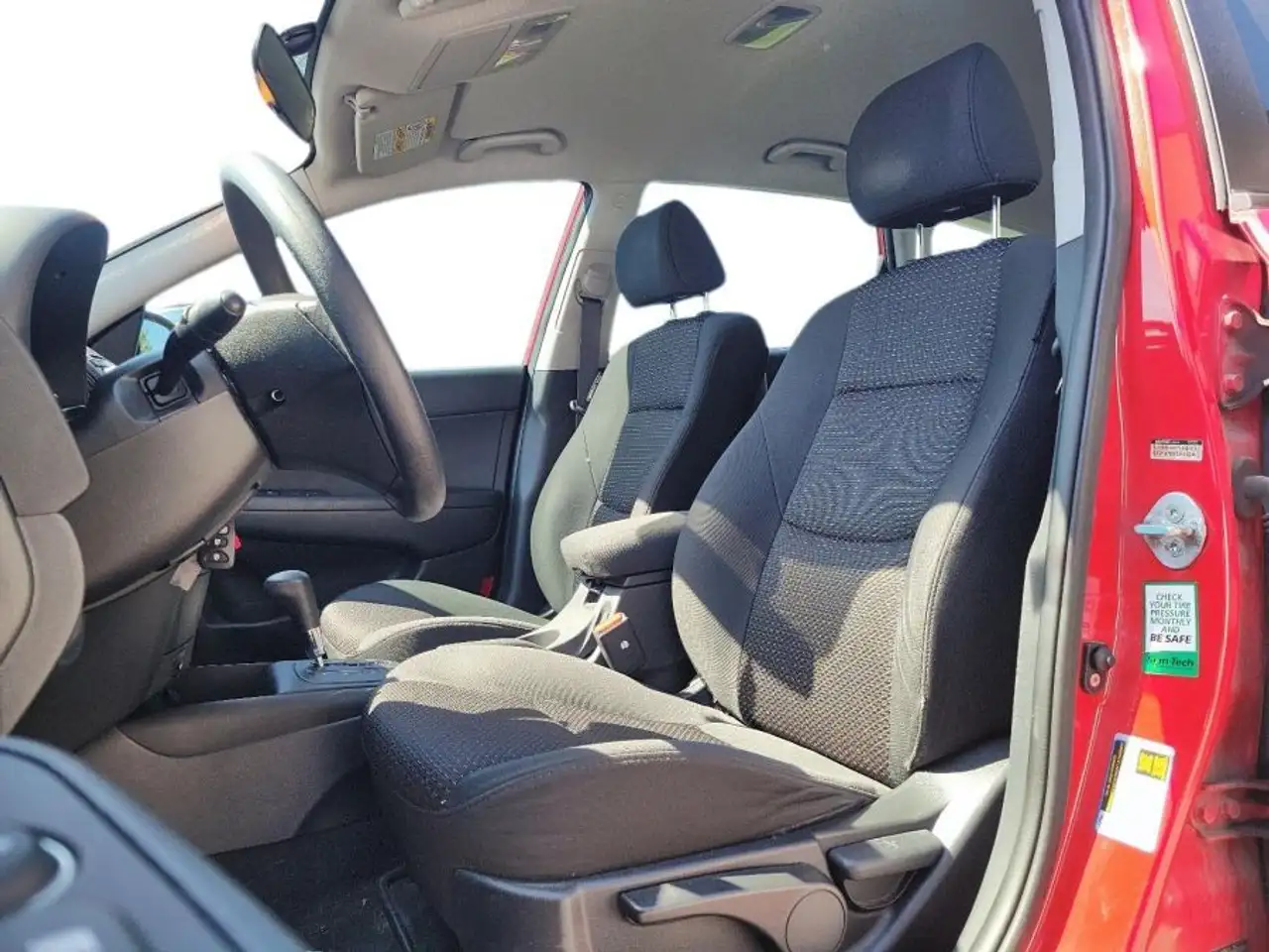 Hyundai ELANTRA photo Hyundai ELANTRA