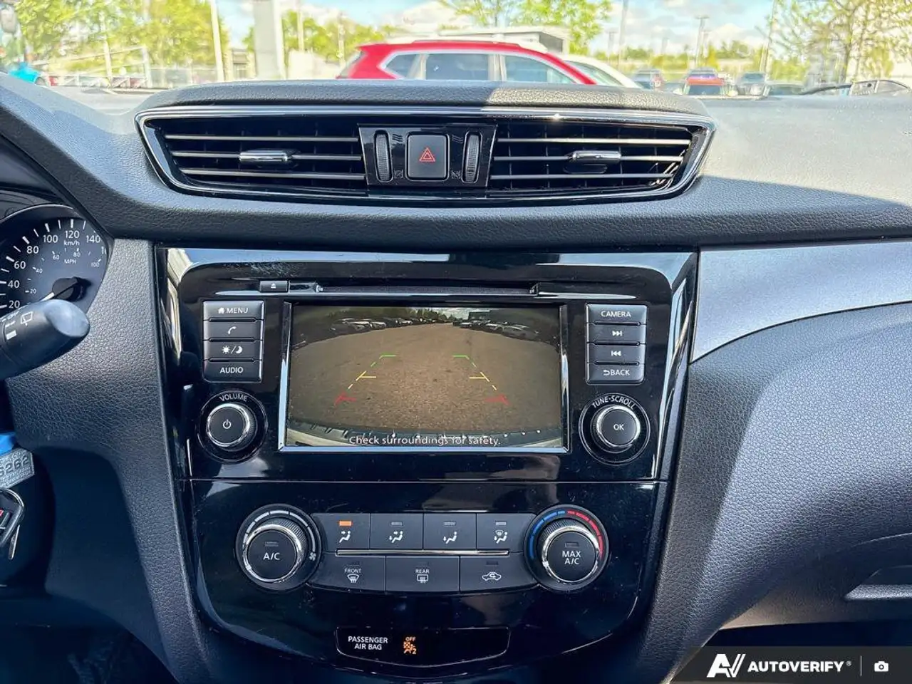 Nissan Qashqai снимка Nissan Qashqai