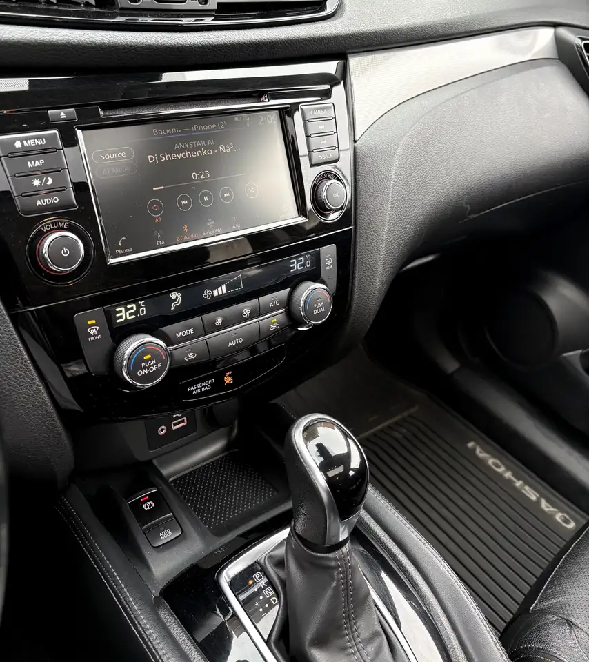 Nissan Qashqai снимка Nissan Qashqai