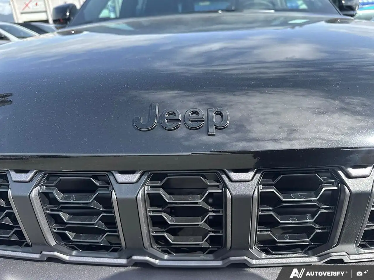 Jeep Grand Cherokee photo Jeep Grand Cherokee