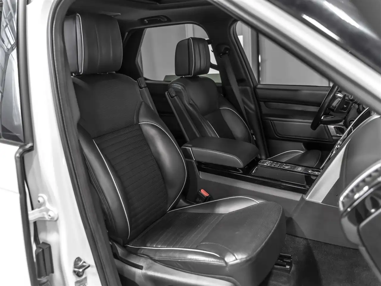 Land Rover Discovery photo Land Rover Discovery