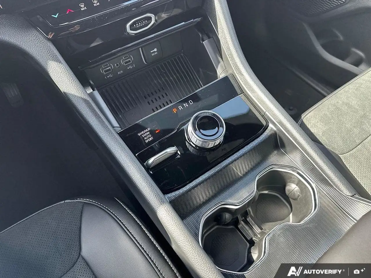 Jeep Grand Cherokee photo Jeep Grand Cherokee