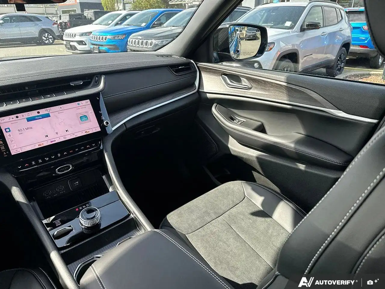 Jeep Grand Cherokee photo Jeep Grand Cherokee