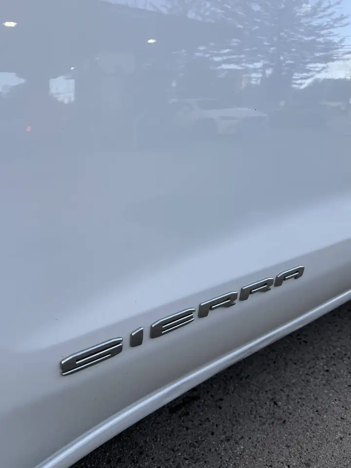 GMC Sierra 1500 photo GMC Sierra 1500