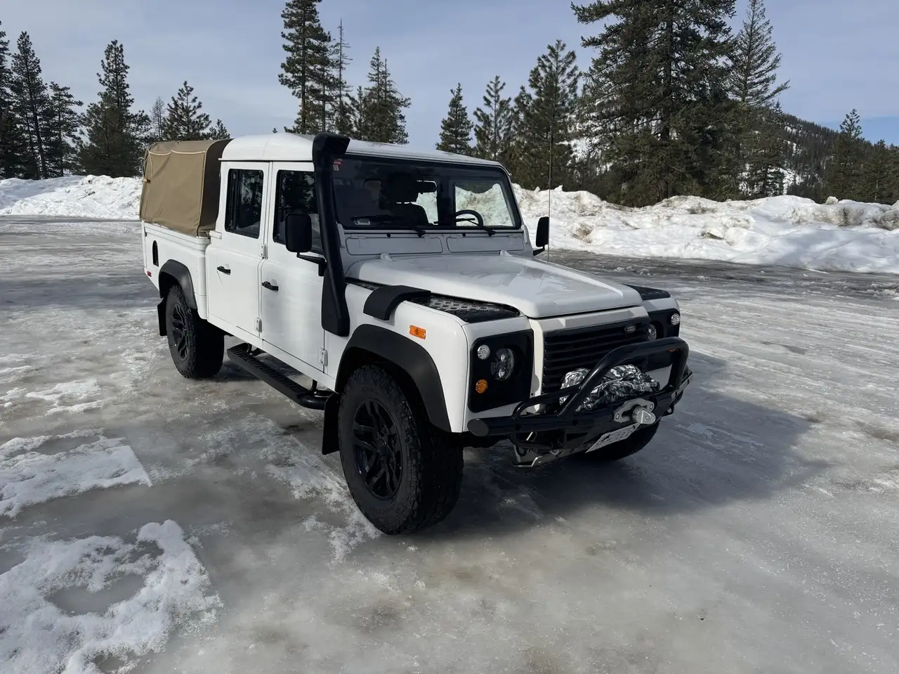 Land Rover Defender photo Land Rover Defender