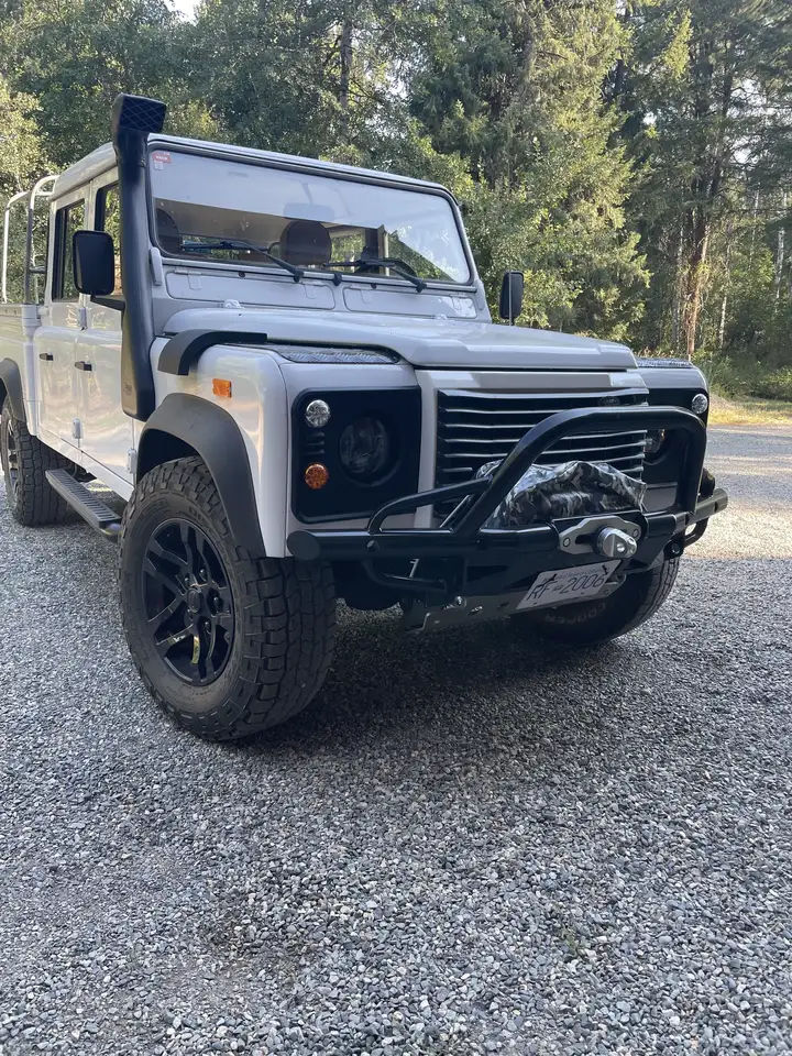 Land Rover Defender photo Land Rover Defender
