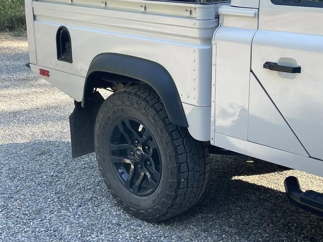 Land Rover Defender photo Land Rover Defender