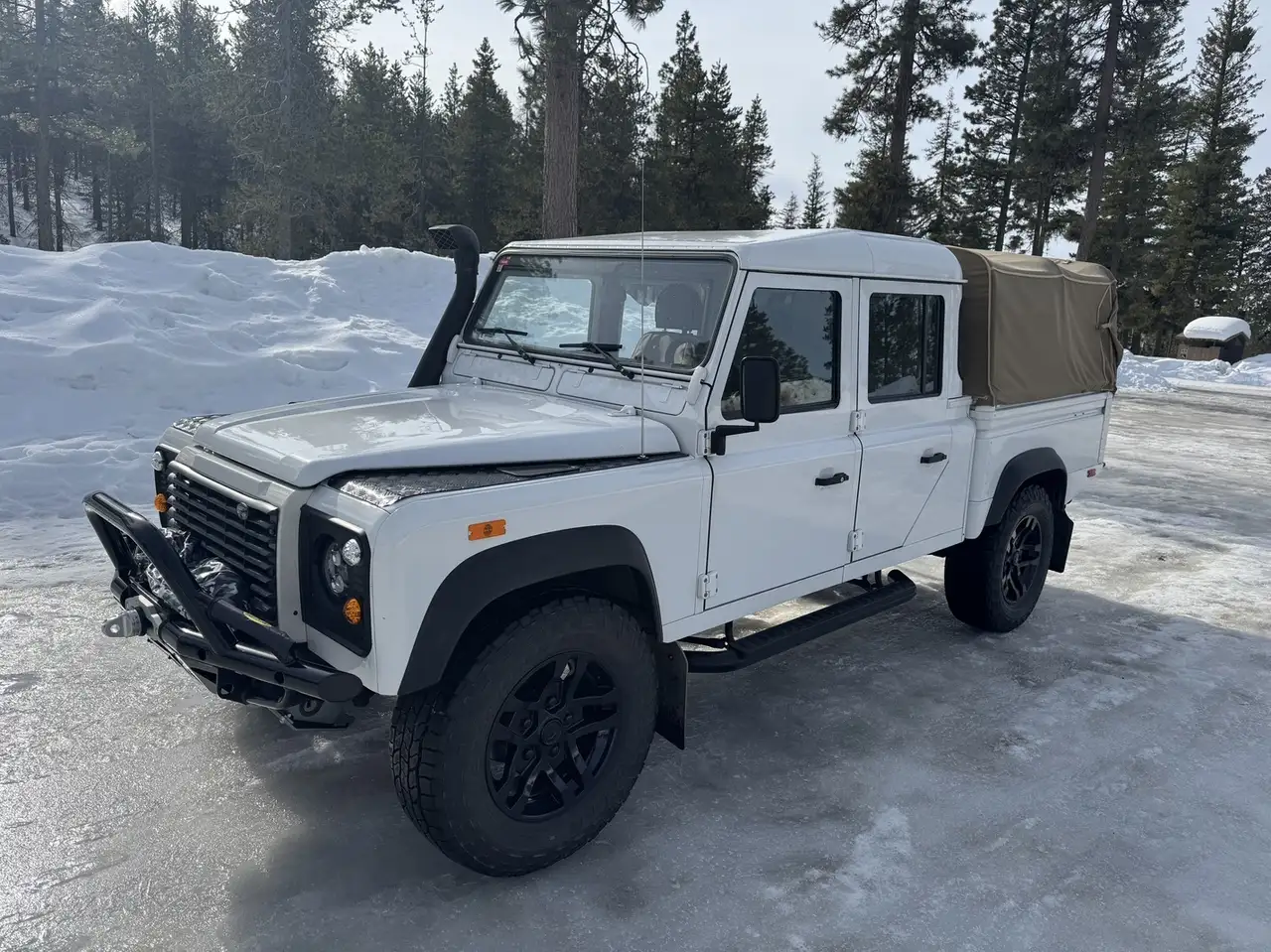 Land Rover Defender photo Land Rover Defender