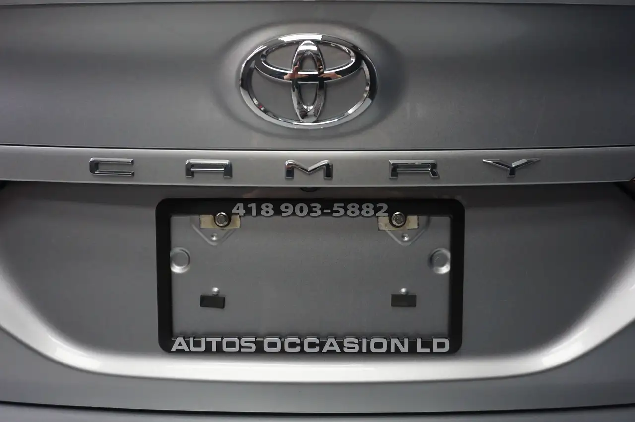 Toyota Camry снимка Toyota Camry