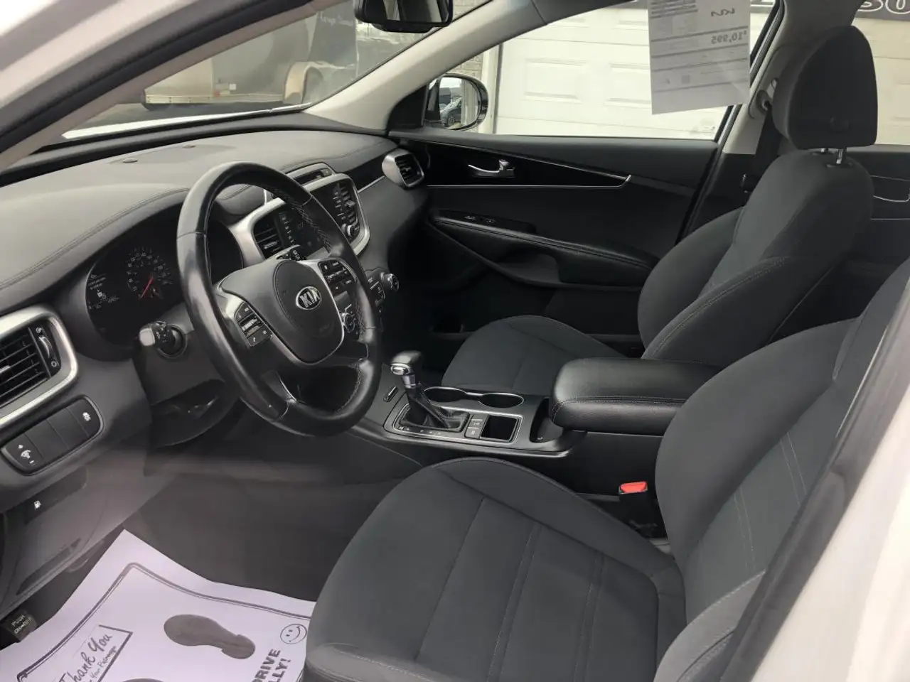 Kia Sorento photo Kia Sorento