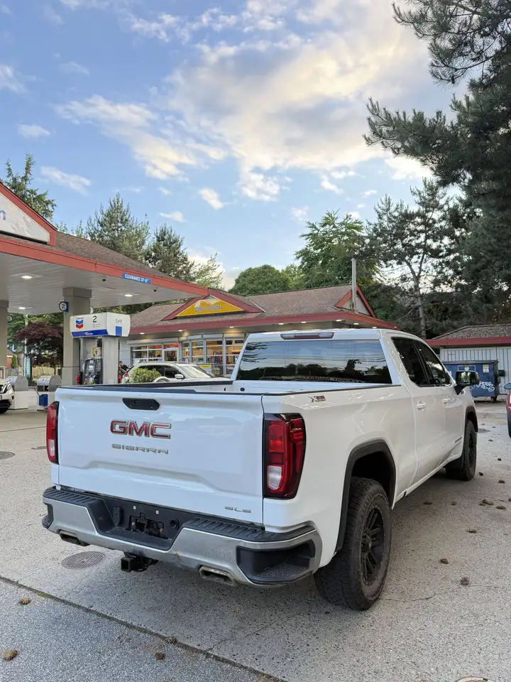 GMC Sierra 1500 photo GMC Sierra 1500