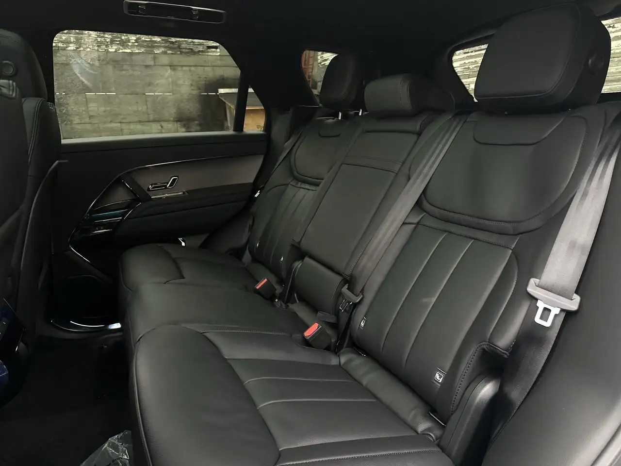 Land Rover Range Rover Sport снимка Land Rover Range Rover Sport