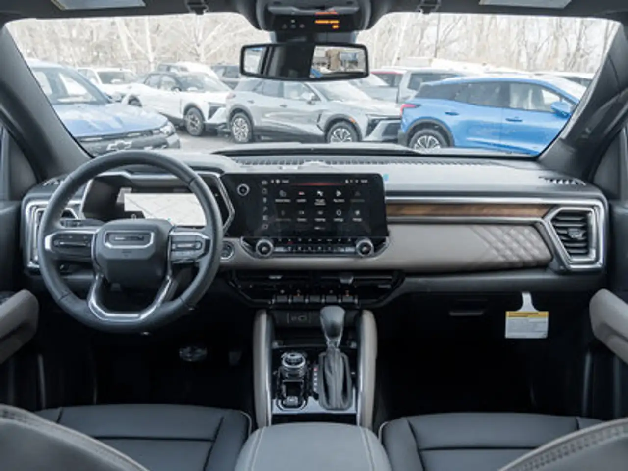 GMC Canyon photo GMC Canyon