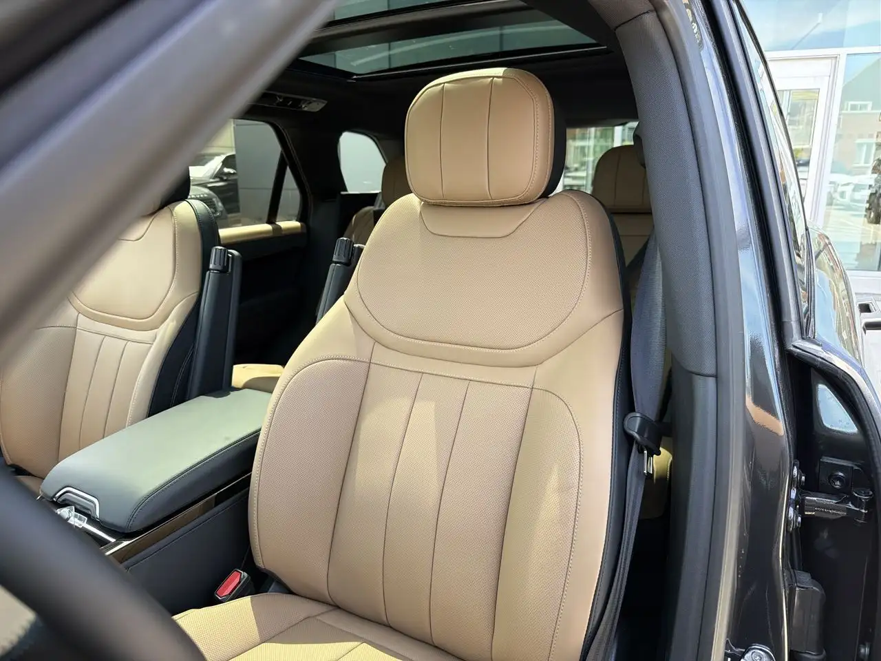 Land Rover Range Rover Sport снимка Land Rover Range Rover Sport