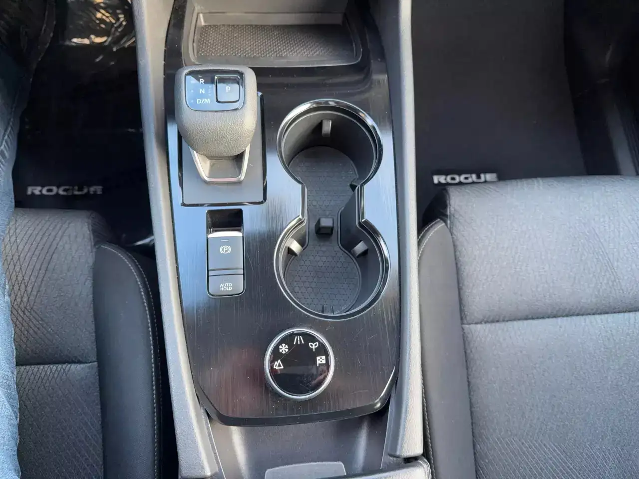 Nissan Rogue photo Nissan Rogue