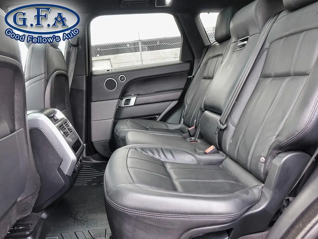 Land Rover Range Rover Sport снимка Land Rover Range Rover Sport
