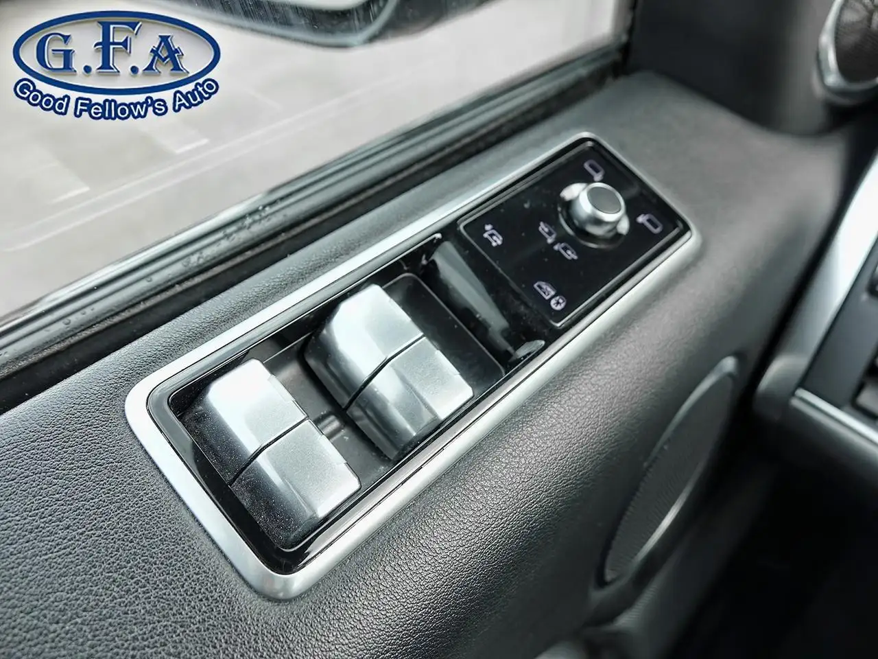 Land Rover Range Rover Sport снимка Land Rover Range Rover Sport