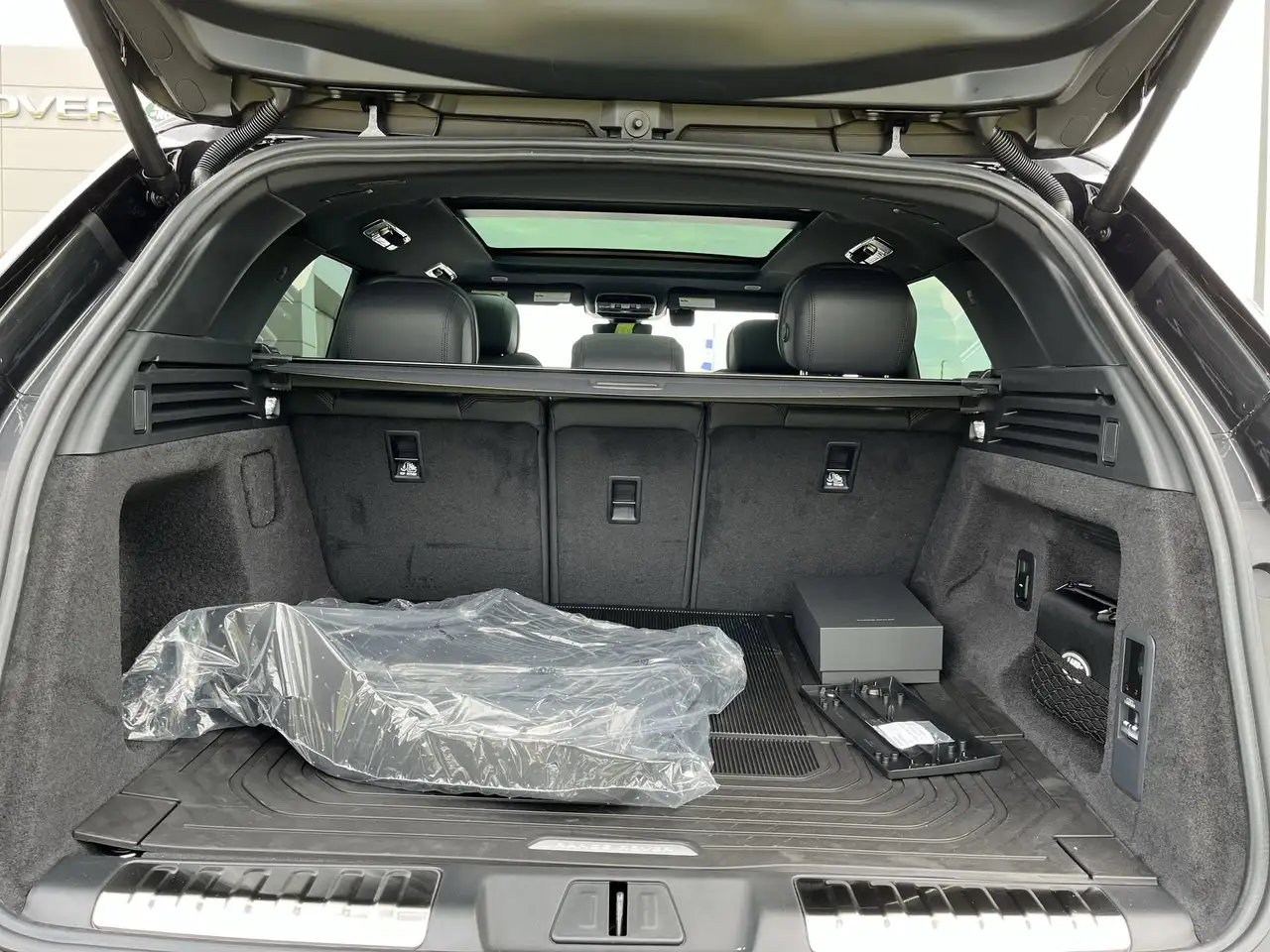 Land Rover Range Rover Sport снимка Land Rover Range Rover Sport