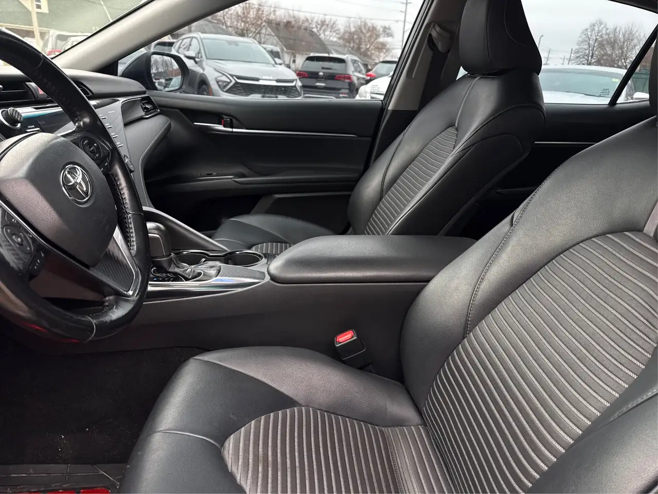Toyota Camry снимка Toyota Camry