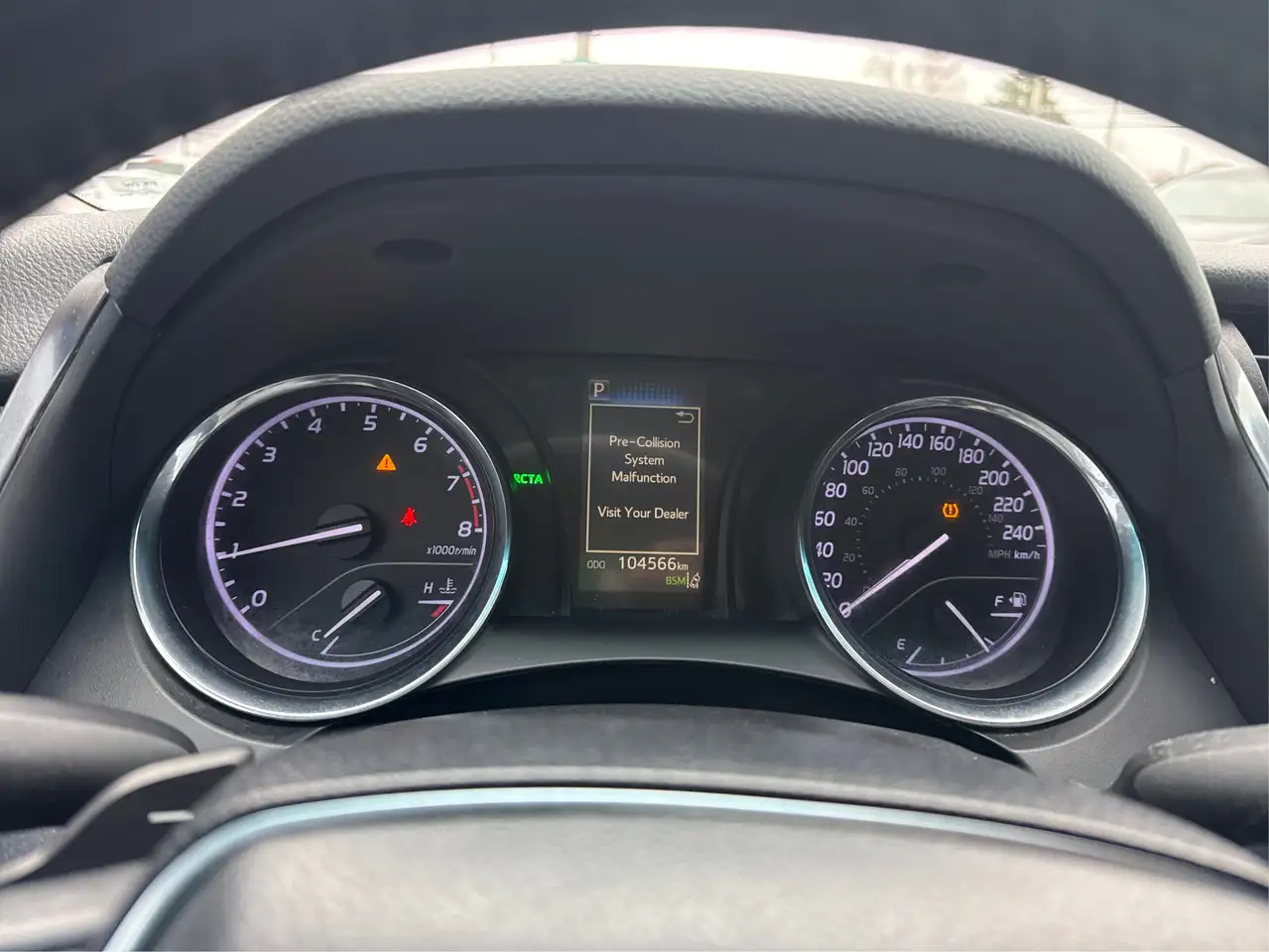 Toyota Camry снимка Toyota Camry