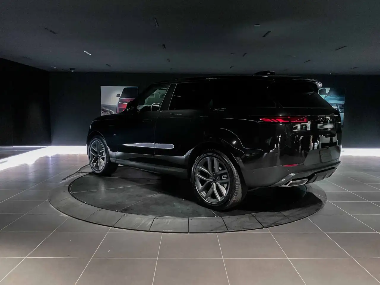 Land Rover Range Rover Sport снимка Land Rover Range Rover Sport