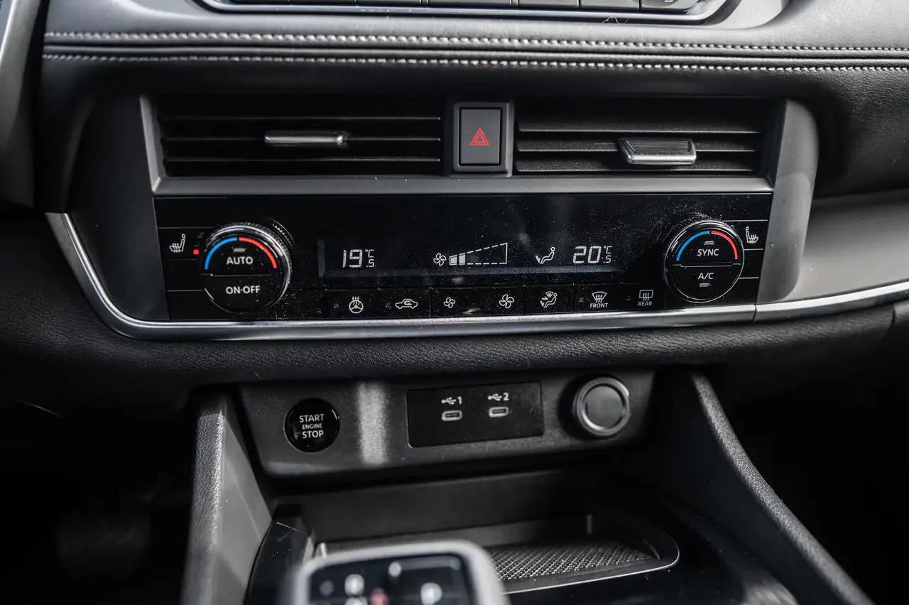 Nissan Rogue снимка Nissan Rogue