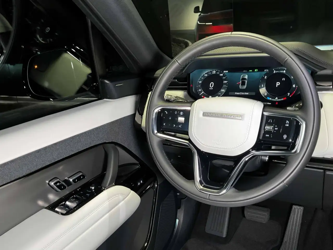 Land Rover Range Rover Sport снимка Land Rover Range Rover Sport