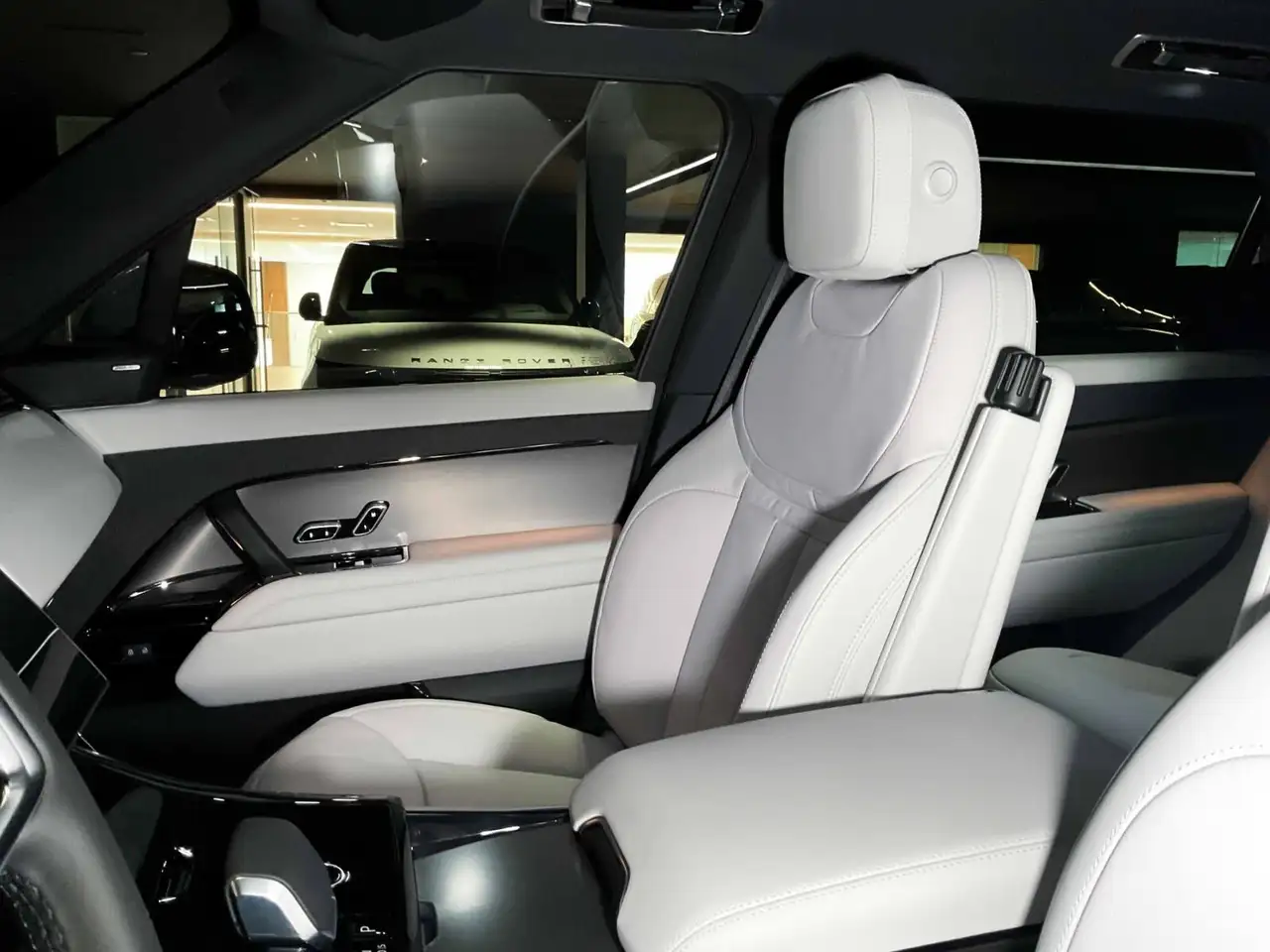 Land Rover Range Rover Sport снимка Land Rover Range Rover Sport
