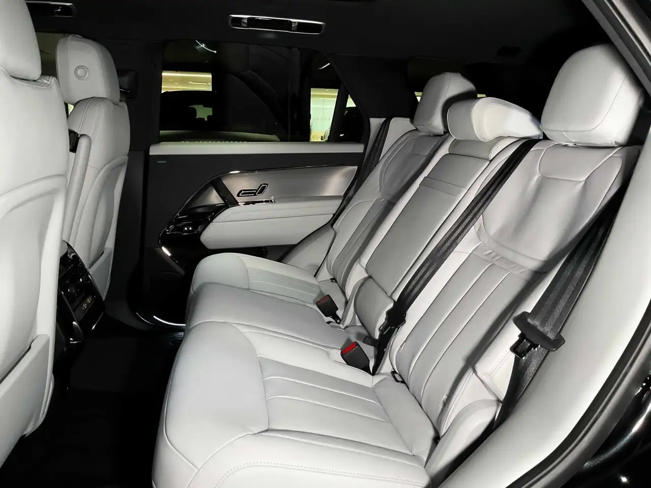 Land Rover Range Rover Sport снимка Land Rover Range Rover Sport