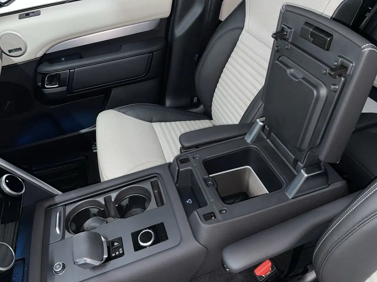 Land Rover Discovery снимка Land Rover Discovery