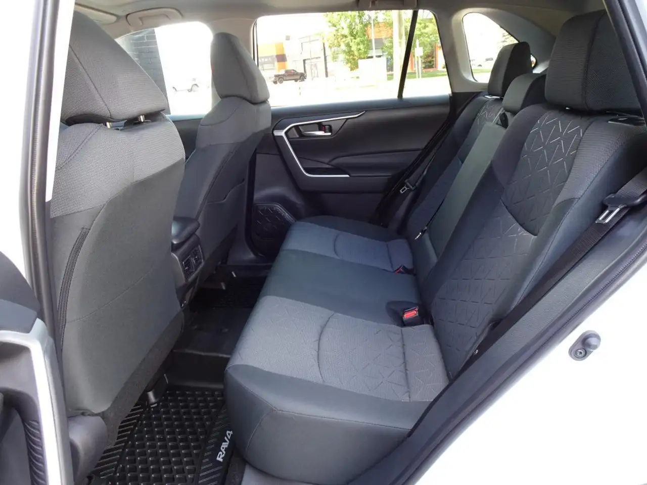 Toyota RAV 4 photo Toyota RAV 4