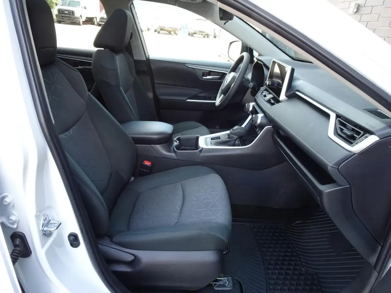 Toyota RAV 4 photo Toyota RAV 4