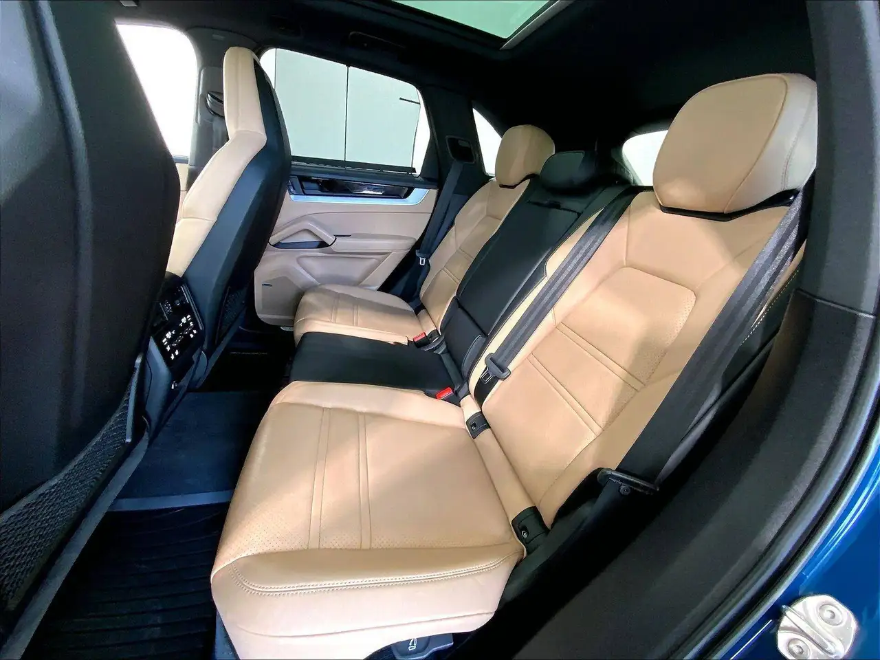 Porsche Cayenne photo Porsche Cayenne