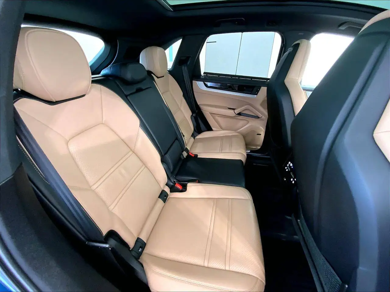 Porsche Cayenne photo Porsche Cayenne