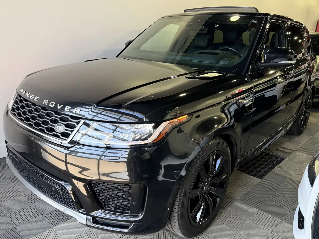 Land Rover Range Rover Sport снимка Land Rover Range Rover Sport