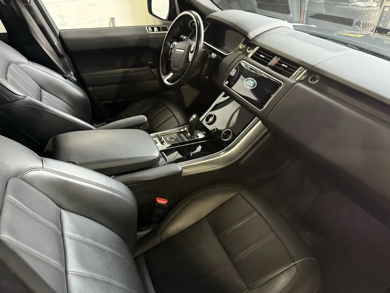 Land Rover Range Rover Sport снимка Land Rover Range Rover Sport