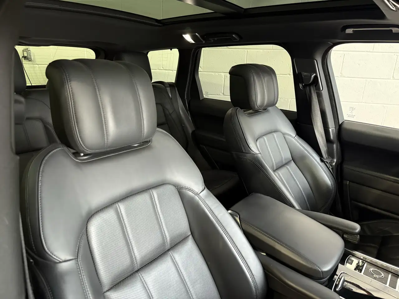 Land Rover Range Rover Sport снимка Land Rover Range Rover Sport